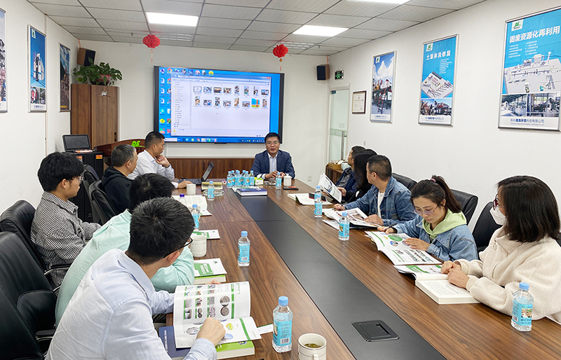 华中科技大学、中南大学一行莅临CQ9传奇电子生产基地考察调研.jpg 华中科技大学、中南大学一行莅临CQ9传奇电子生产基地考察调研.jpg