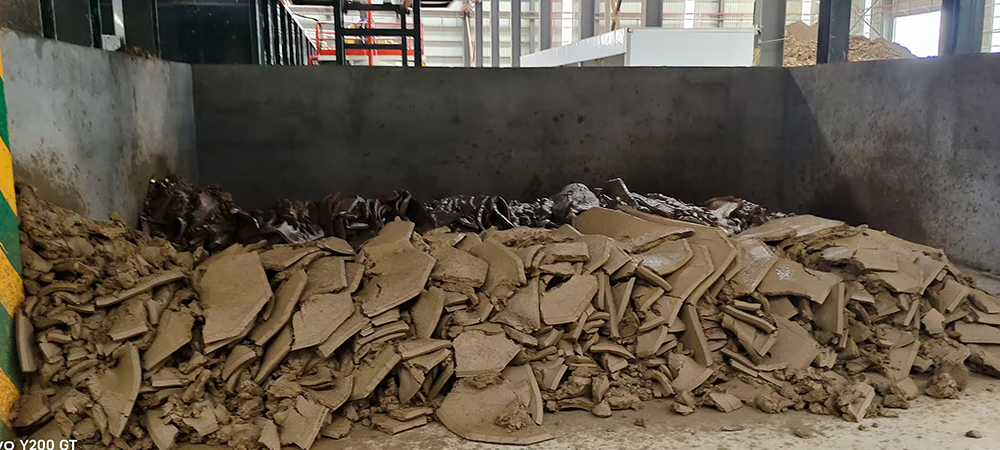 CQ9传奇电子通沟污泥治理现场